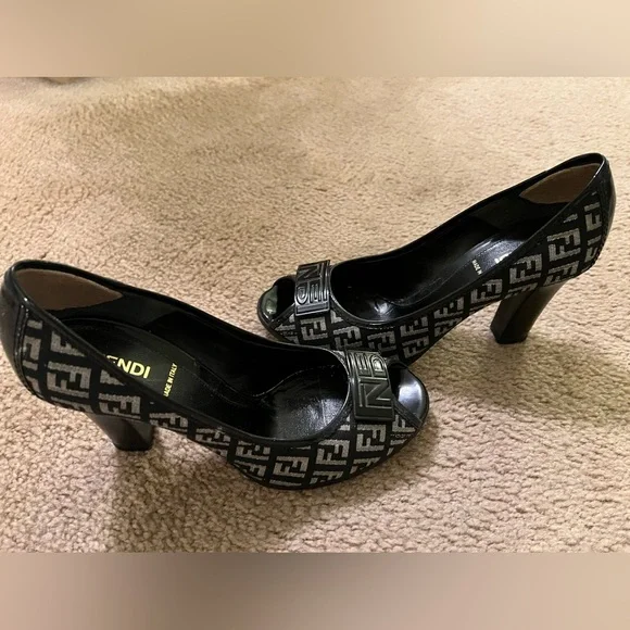 FENDI Heels - Picture 2 of 5